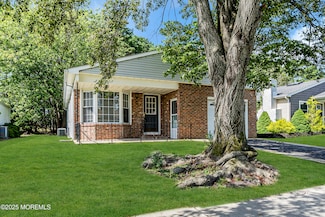 73 Guadalajara Dr, Toms River, NJ 08757