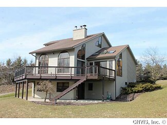 5683 Shasta Dr, Tully, NY 13159