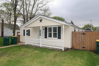 1010 Carlton St, Mishawaka, IN 46544