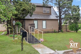 901 Cherry Ave, Dalhart, TX 79022