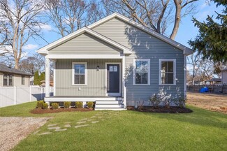 125 Brush Neck Ave, Warwick, RI 02889