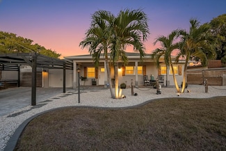 6835 Georgia Ave, Bradenton, FL 34207