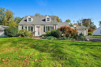 50 Overlook Dr, West Springfield, MA 01089