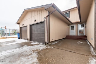 309 6th Ave NW, Beulah, ND 58523