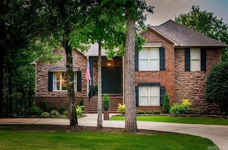 2730 Collins Dr, Conway, AR 72034