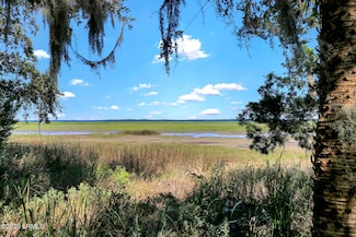 23 Broadview Dr, Ridgeland, SC 29936