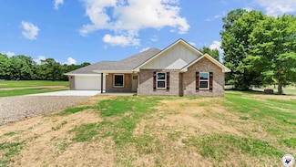 206 Spencer St, Maud, TX 75567