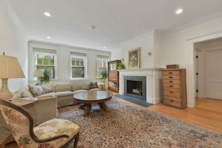 250 Commonwealth Ave Unit 8, Boston, MA 02116