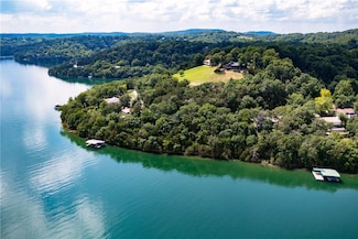 409 Hillcrest Rd, Eureka Springs, AR 72631