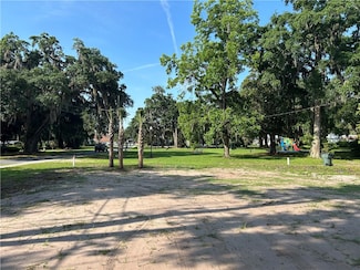 410 Munro St, Darien, GA 31305