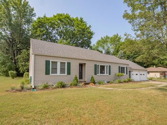 651 Melrose St, Plainwell, MI 49080
