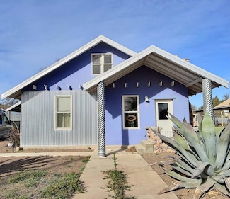 803 N Gonzales St, Marfa, TX 79843