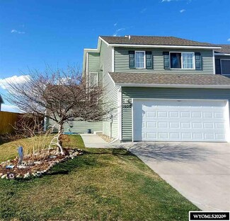 1020 Meadow Ln, Douglas, WY 82633
