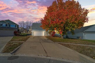 2417 River Ridge Dr, West Des Moines, IA 50265