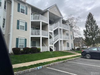 262 Kempsey Dr, North Brunswick, NJ 08902