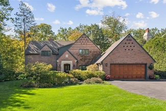 350 N Deere Park Dr W, Highland Park, IL 60035