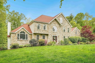 9 Victoria Ln, East Hampstead, NH 03826