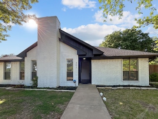 301 Barclay Ave, Coppell, TX 75019