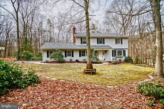652 Spring Ln, Boiling Springs, PA 17007