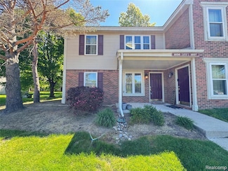 1656 Emerson Cir, Rochester Hills, MI 48307