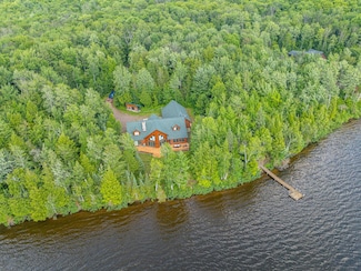 6448 Lakeshore Dr, Wakefield, MI 49968