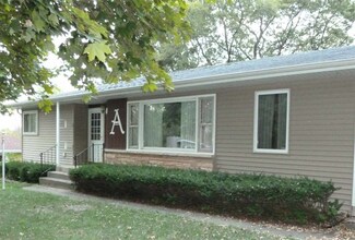 464 Sunrise Ln, Markesan, WI 53946