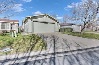 7313 Sunleaf Ln, Sacramento, CA 95828