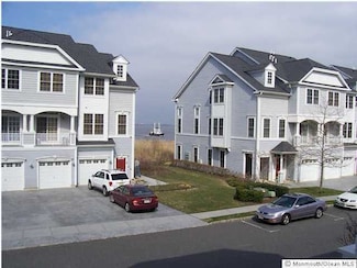 77 Golden Eye Ln, Port Monmouth, NJ 07758