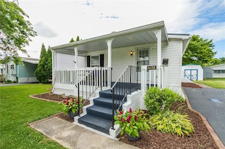 6426 Francis Dr, Victor, NY 14564