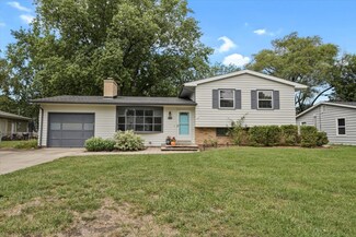 2004 Hemlock Dr, Champaign, IL 61821