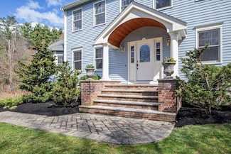 270 South St, Medfield, MA 02052