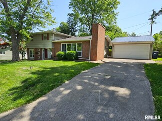 2 Parker Dr, Mount Vernon, IL 62864