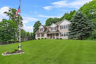 2 Southeast Ct, Wallkill, NY 12589
