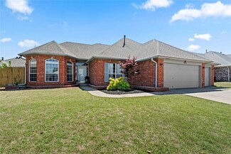 11812 SW 3rd St, Yukon, OK 73099