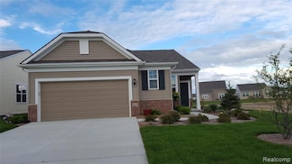 9411 Saint Andrews Dr, Grand Blanc, MI 48439
