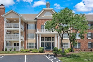 208 Ambridge Ct Unit 302, Chesterfield, MO 63017