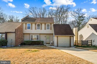 44 Oak Forest Dr, Sicklerville, NJ 08081