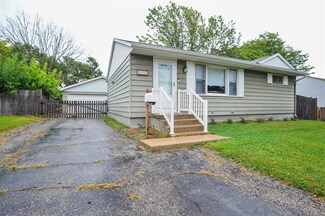 2001 N Mcaree Rd, Waukegan, IL 60087