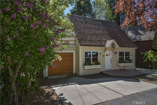 381 Maple Dr, Lake Arrowhead, CA 92352
