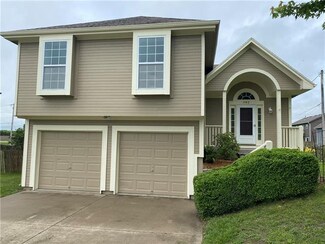 1102 W 7th St, Edgerton, KS 66021
