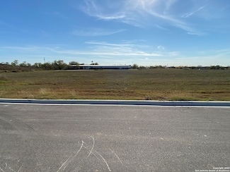 132 Troubadour Ln, Poteet, TX 78065