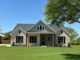 5533 Woodland Hills Dr, Denton, TX 76208