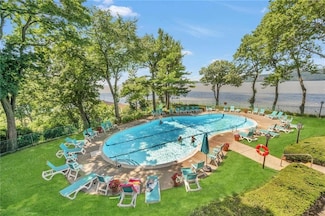 16 Rockledge Ave Unit 4MM2, Ossining, NY 10562