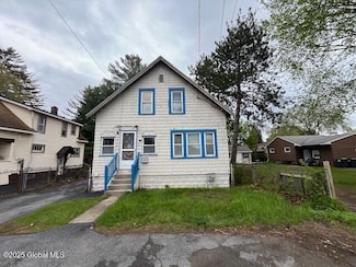 3 Tulip St, Schenectady, NY 12306
