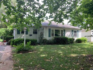 2424 SW 25th Dr, Topeka, KS 66611