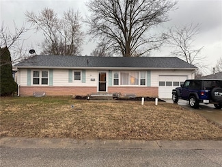 611 Hillcrest Dr, Knob Noster, MO 65336