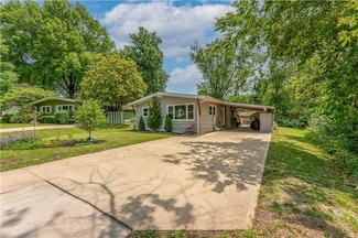 1112 Anderson St, Warrensburg, MO 64093