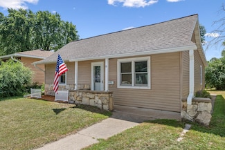 19 Lenox St, Winona, MN 55987