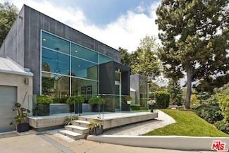 9792 Oak Pass Rd, Beverly Hills, CA 90210