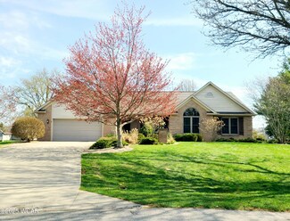 1600 Bittersweet Dr, Lima, OH 45807